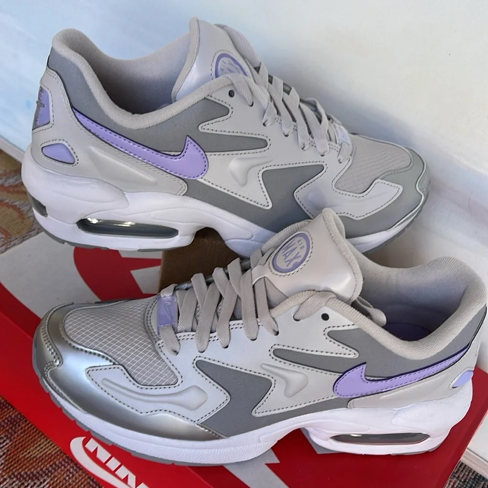 NIKE WMNS AIR MAX2 LIGHT SE
VAST GREY/PURPLE AGATE
Sneakers Athletic 
CJ7981 001 - Picture 11 of 16